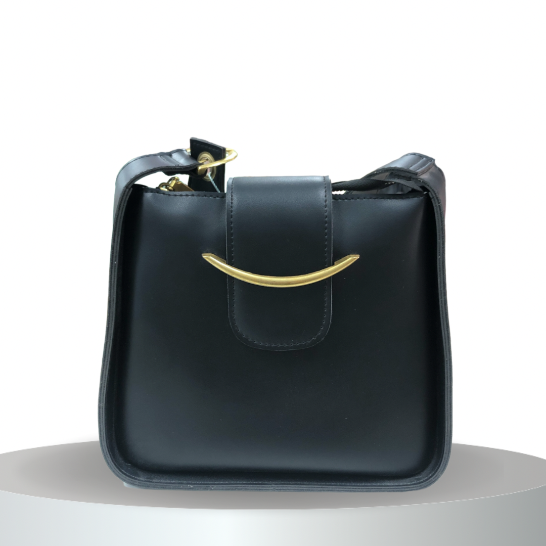 Women's medium-sized square leather bag