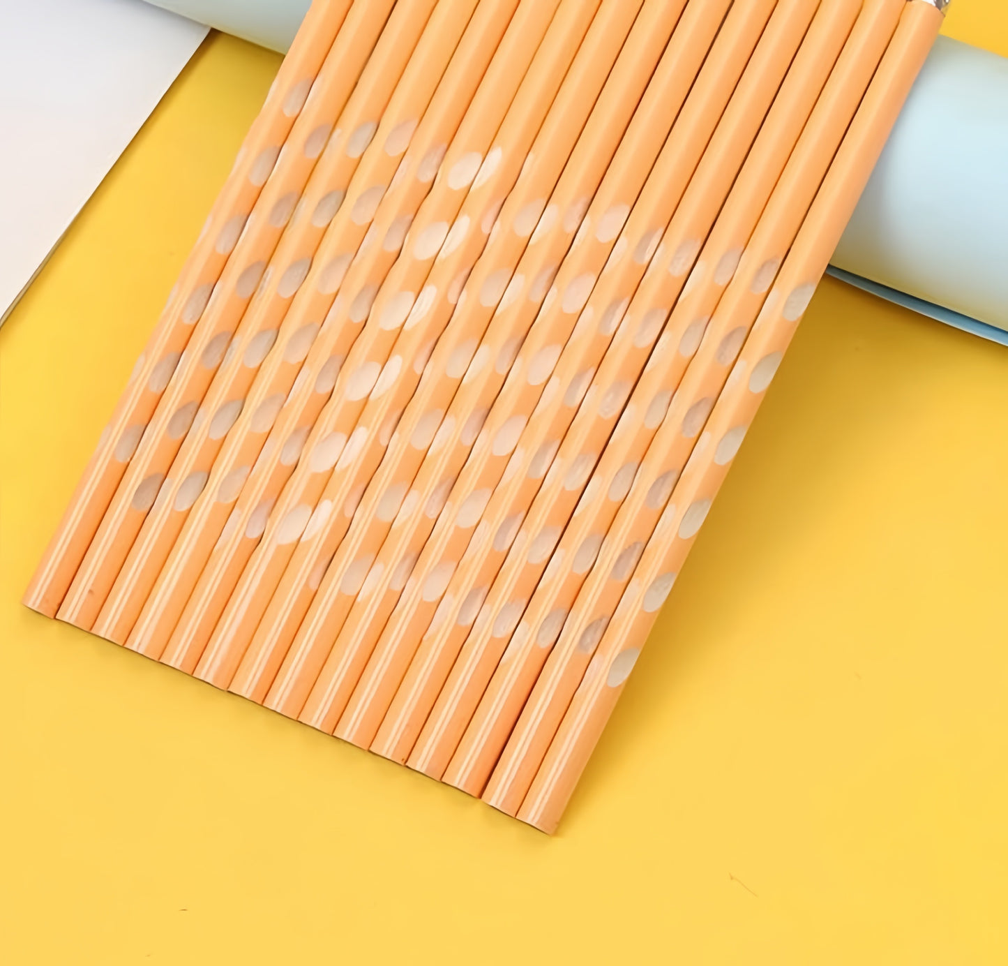 Package of 6 pencils with sharpener