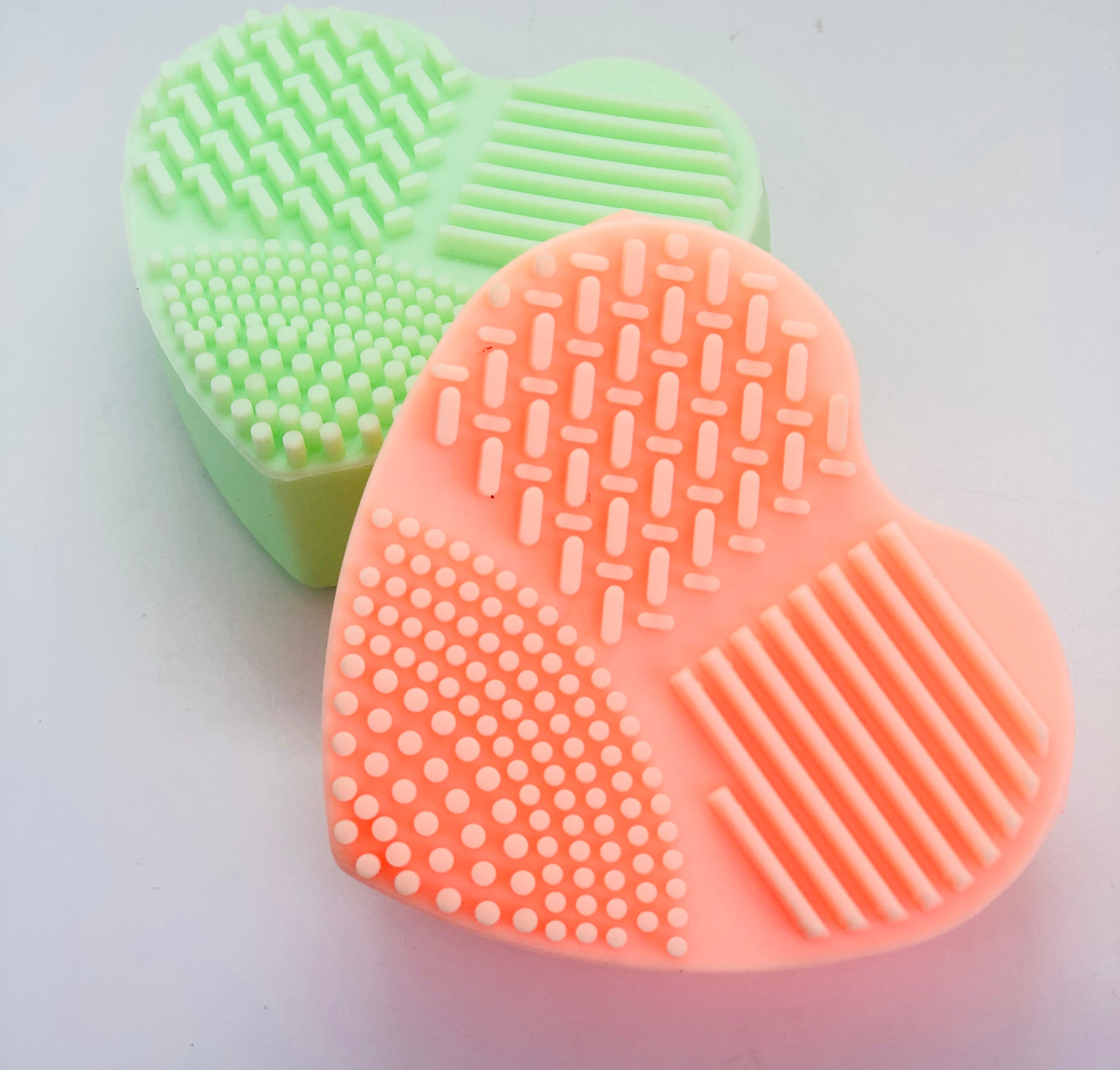 Silicone facial cleansing tool