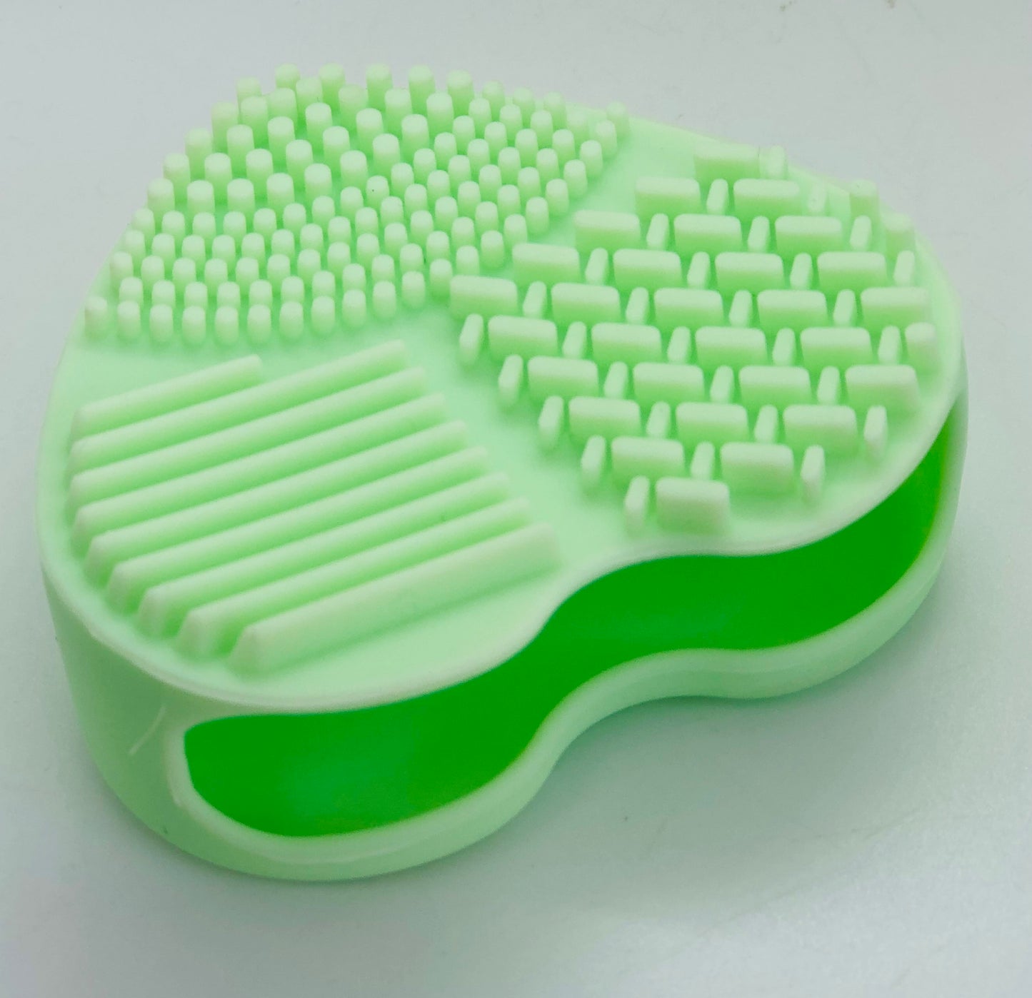 Silicone facial cleansing tool