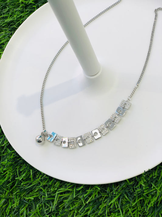 Silver chain with shiny bracelets