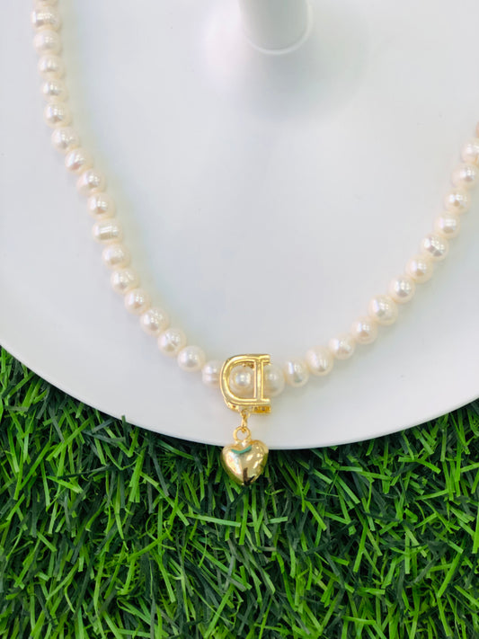 D pearl necklace