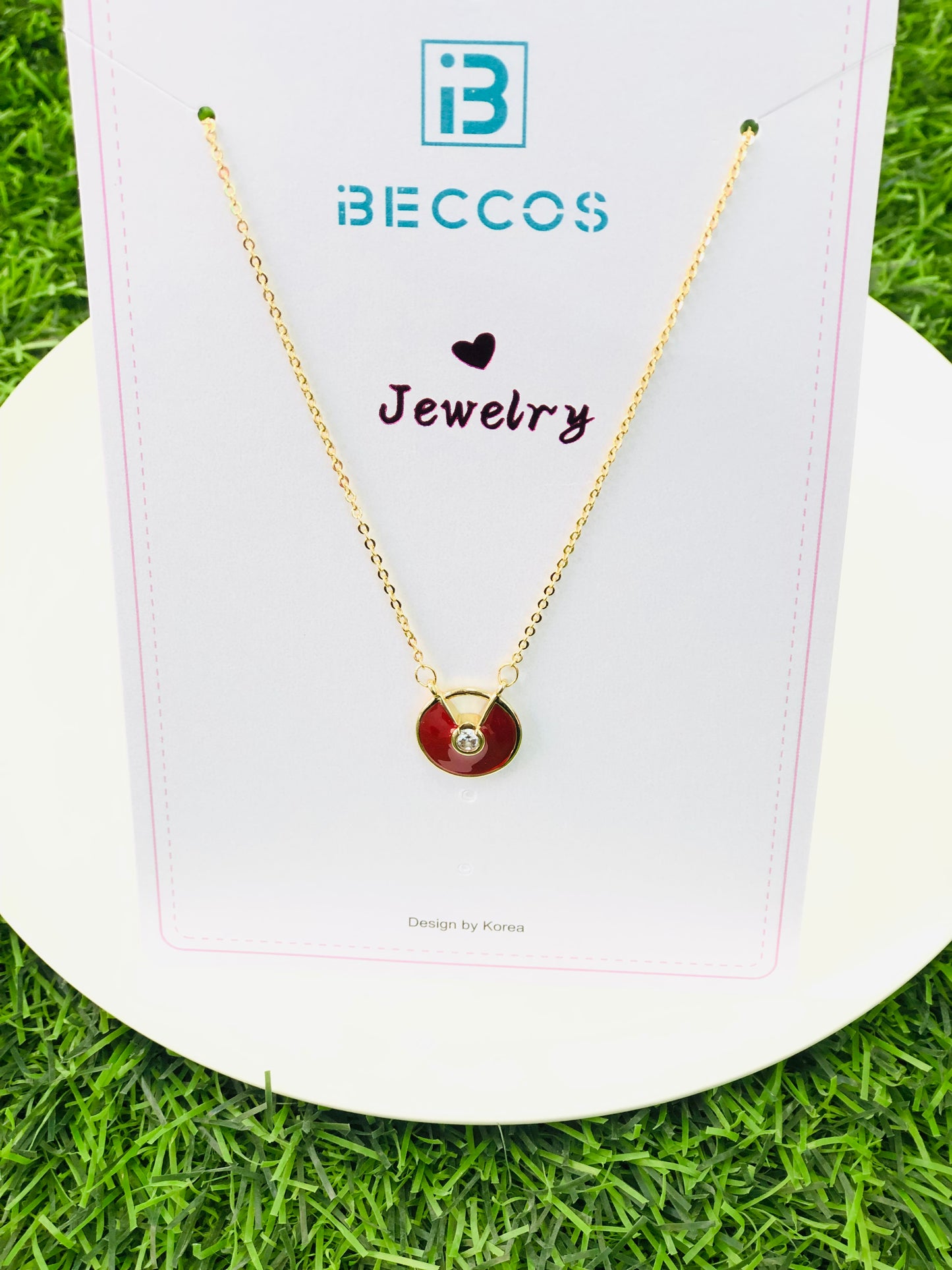 Circle gold necklace
