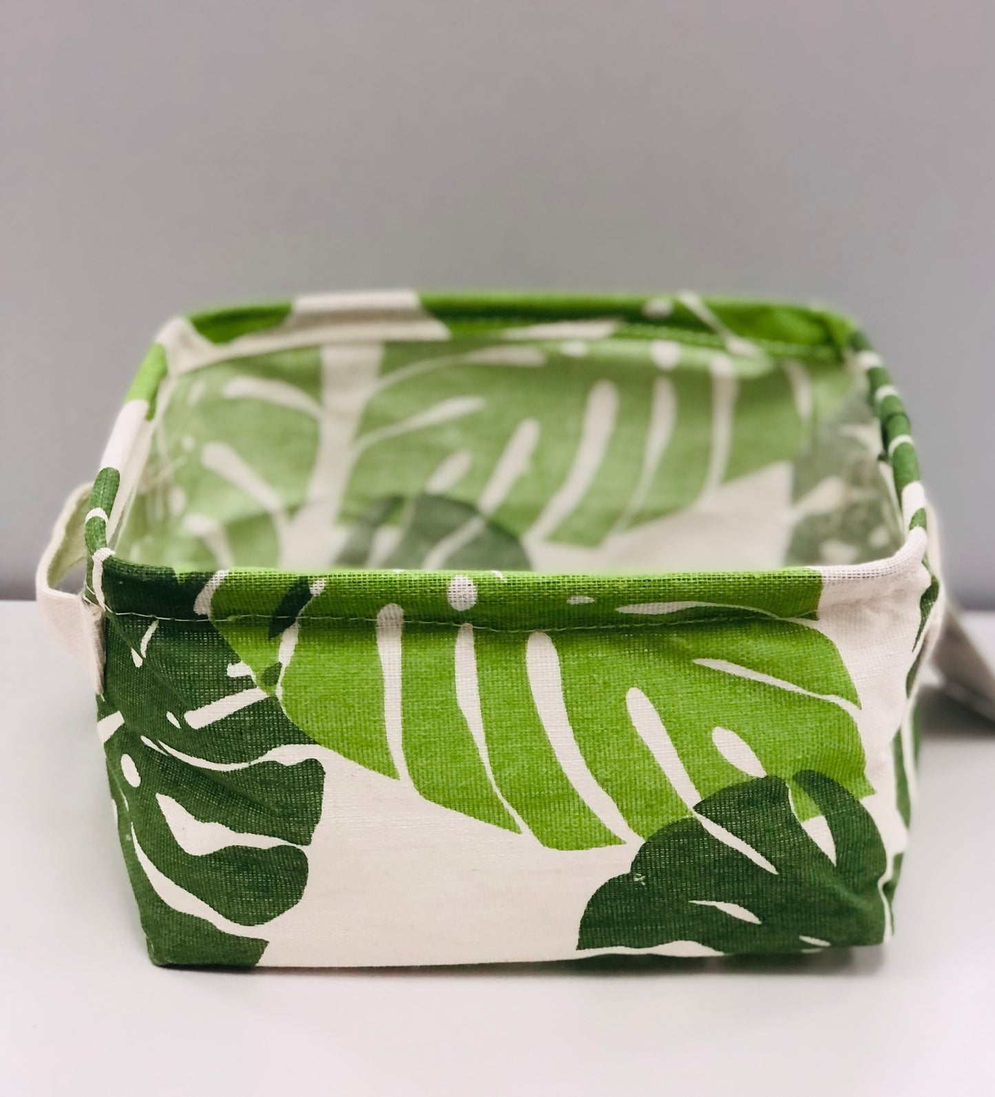 Leaf fabric organizer