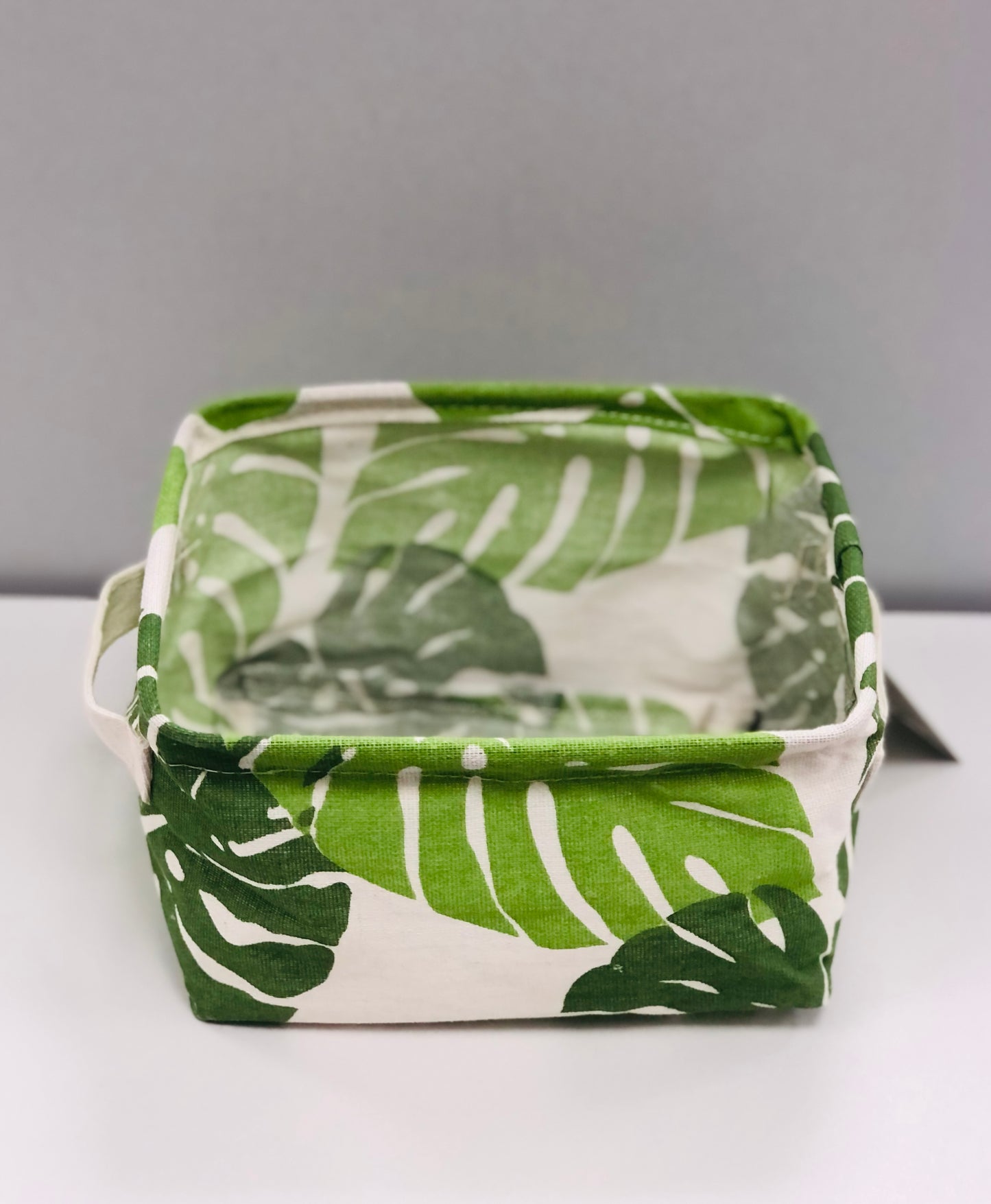Leaf fabric organizer