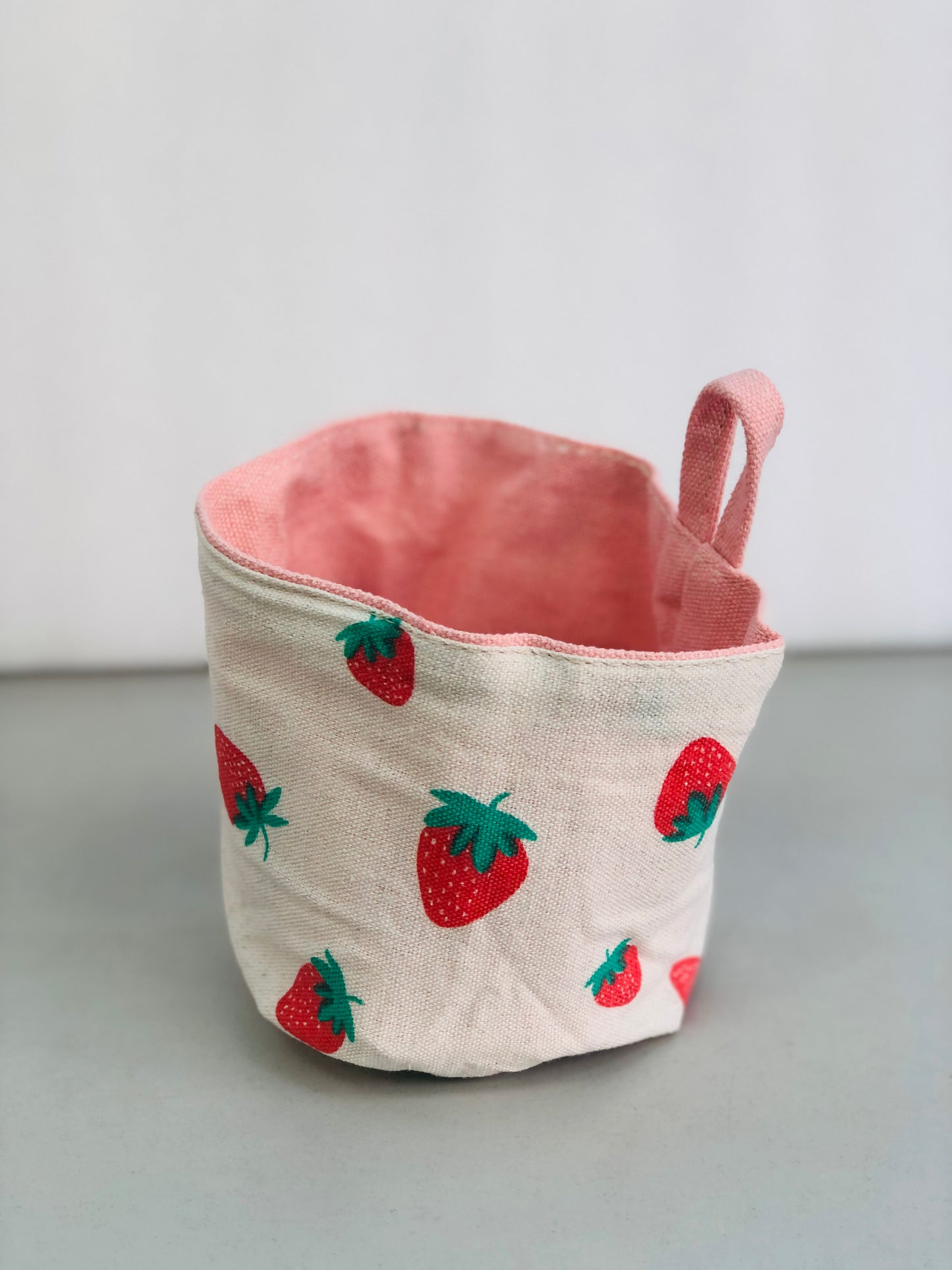 Reversible small size fabric organizer