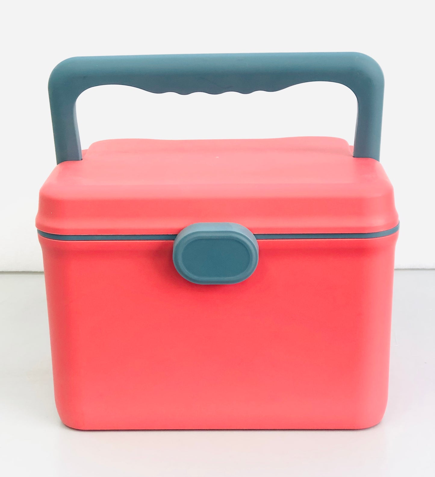 Multi-use plastic organizer