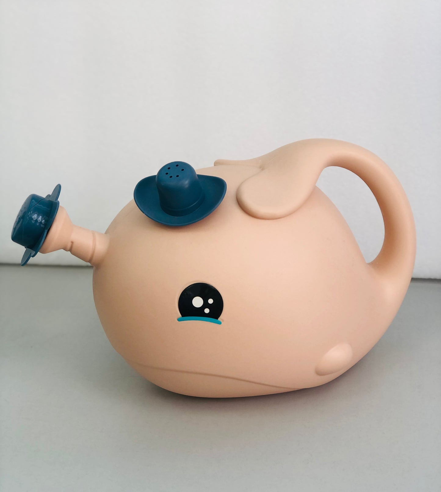 Dolphin plant irrigation jug, 2 liters