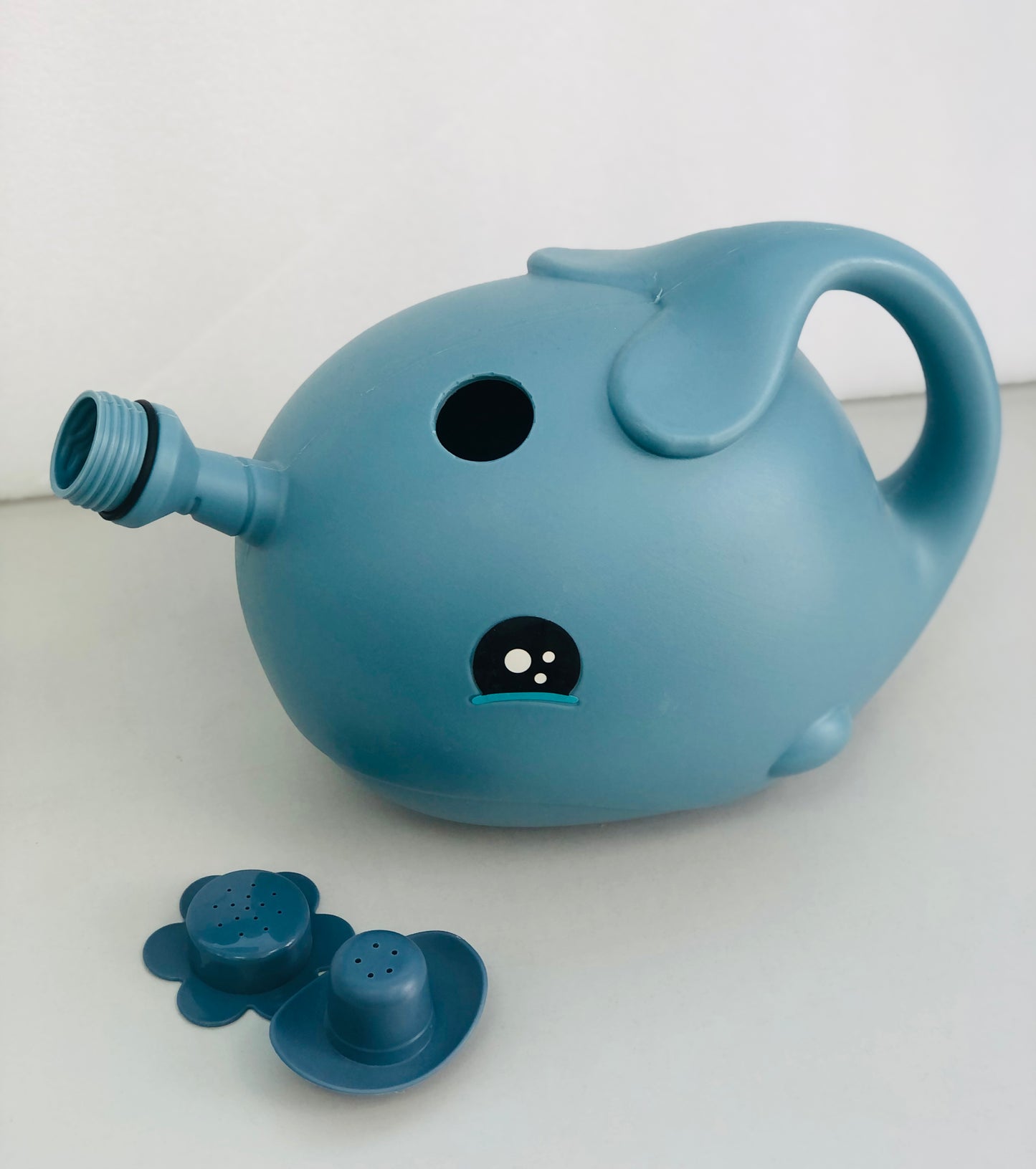 Dolphin plant irrigation jug, 2 liters