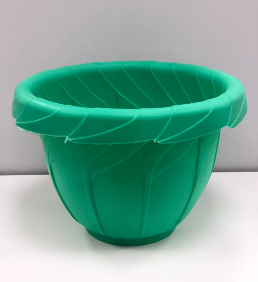 Agricultural containers in the shape of a flower