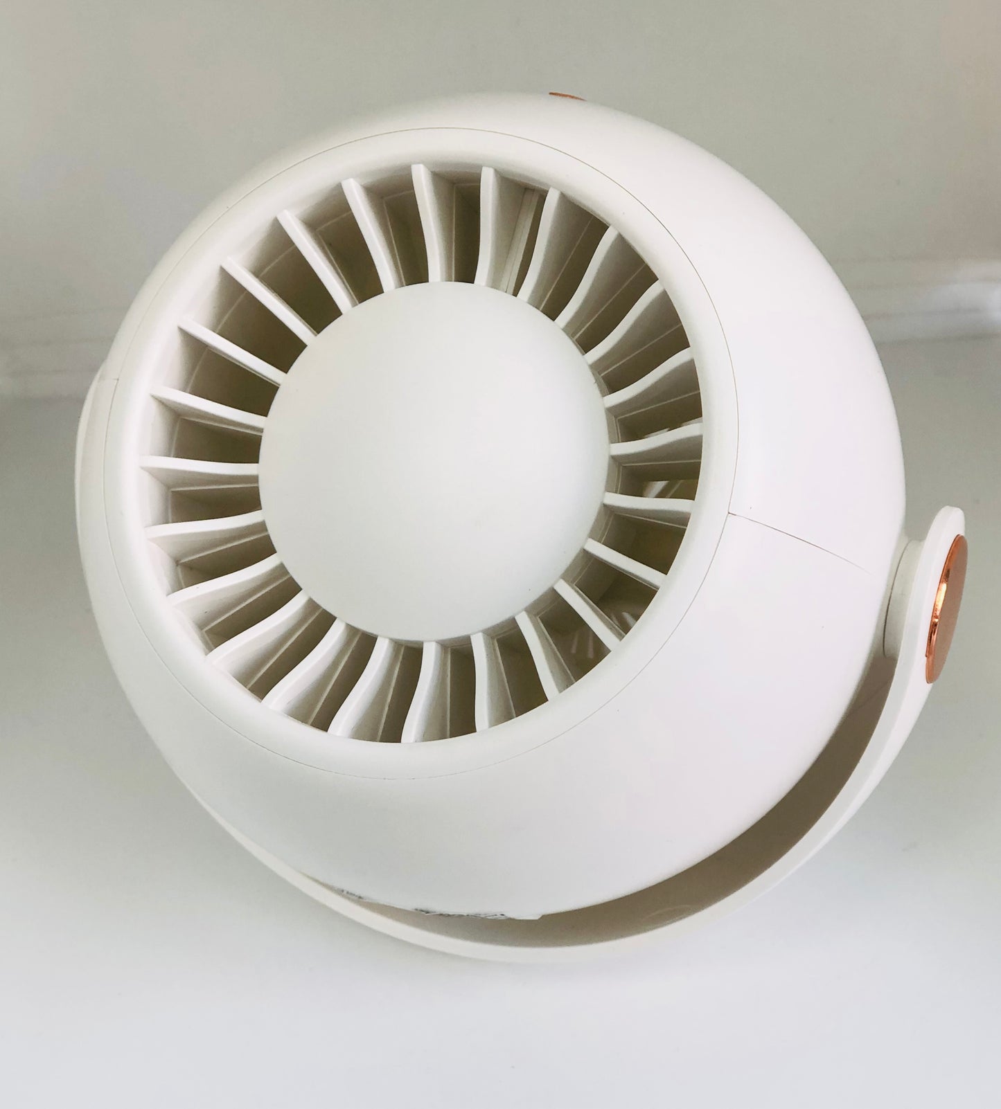 Desk fan with movable base