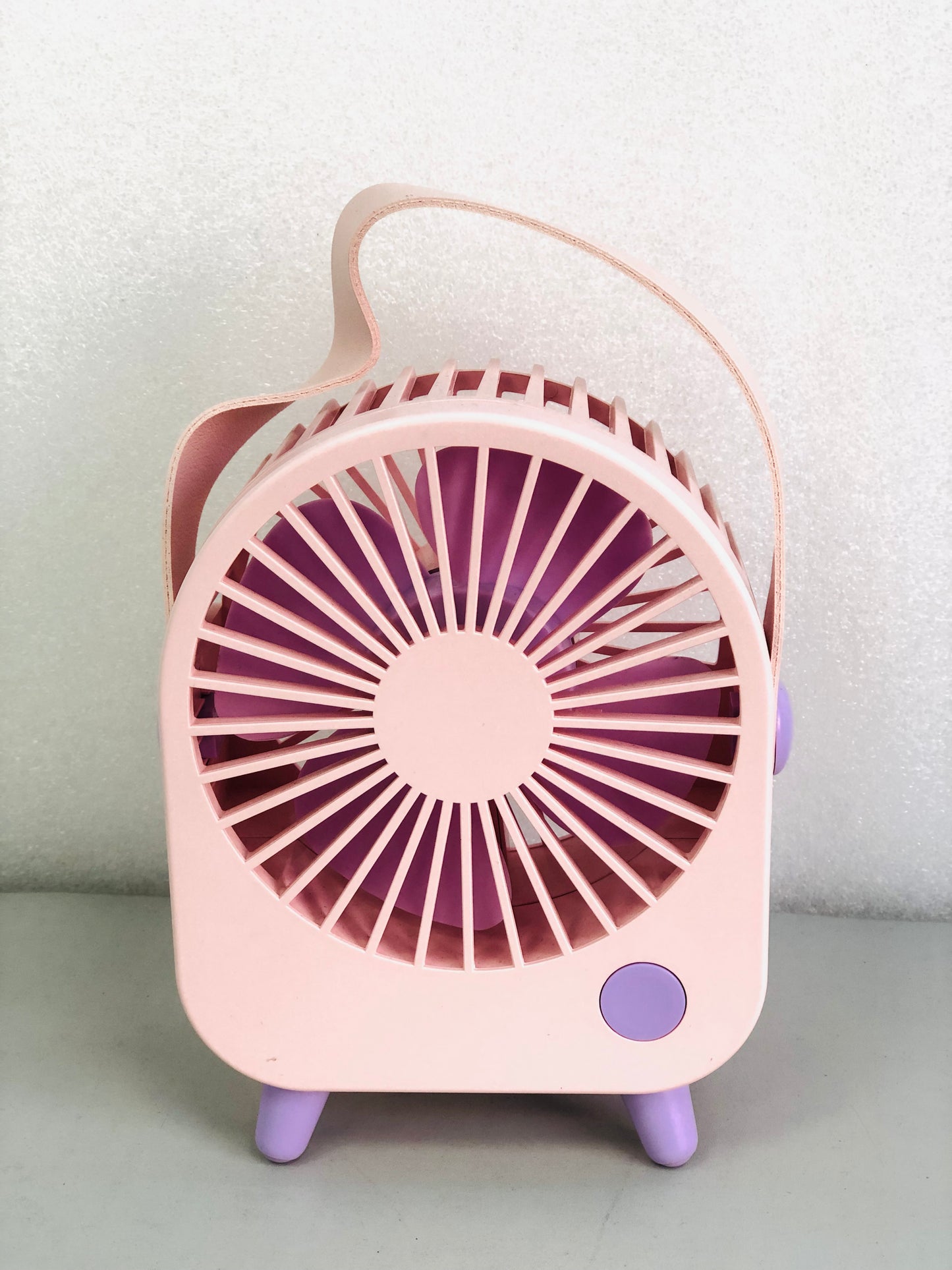 USB fan with leather hand