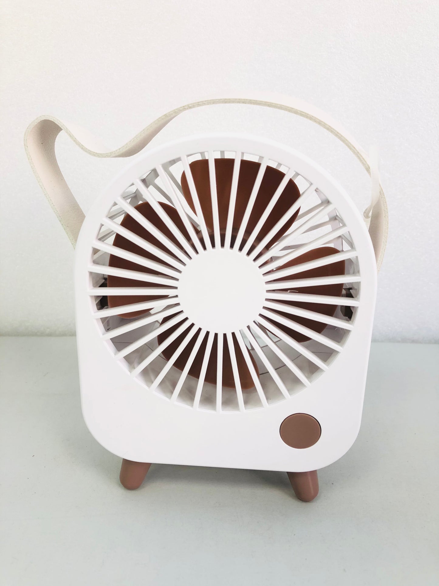 USB fan with leather hand