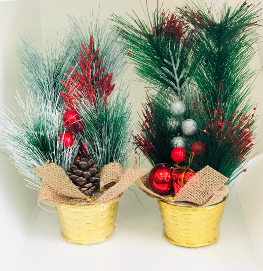 Decorative tree with balls 25 cm