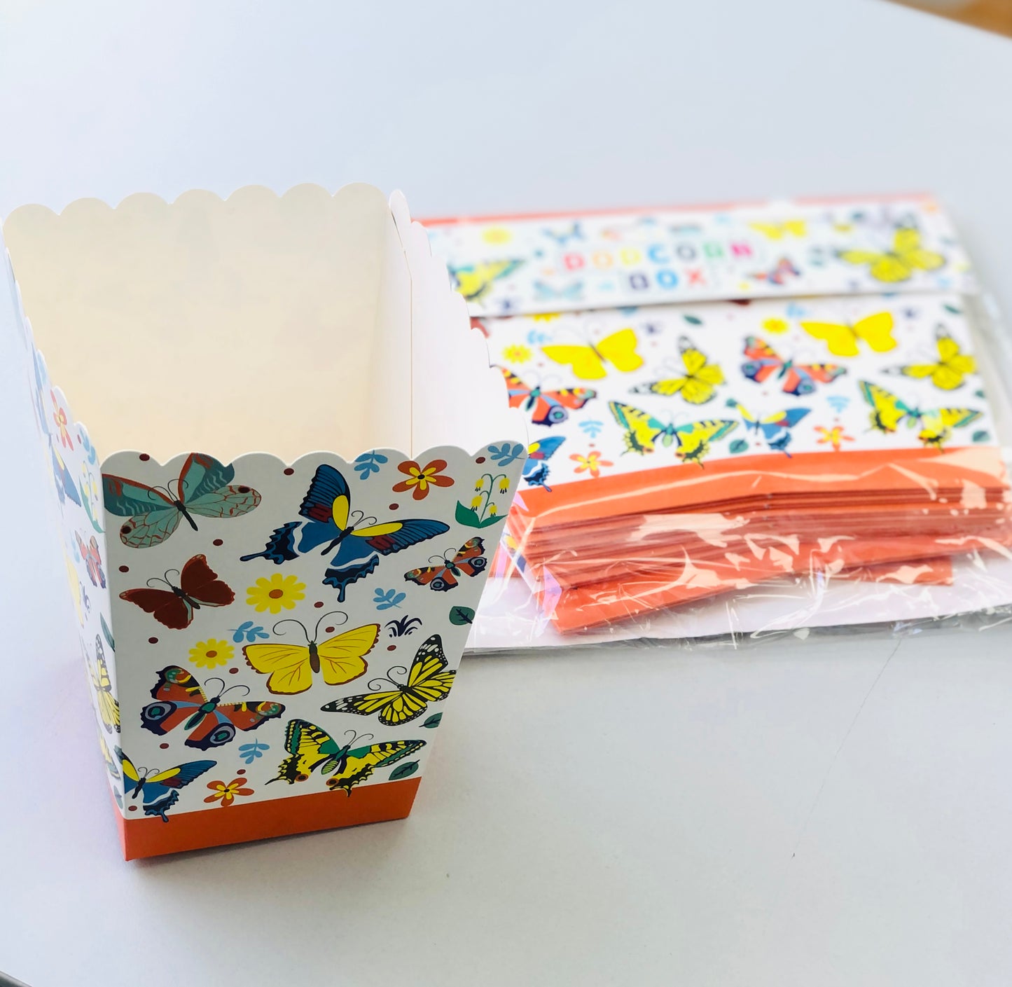 Cardboard popcorn box for occasions, number 10