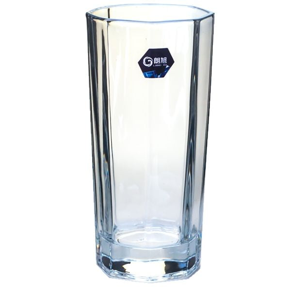 كأس زجاج شفاف مضلع