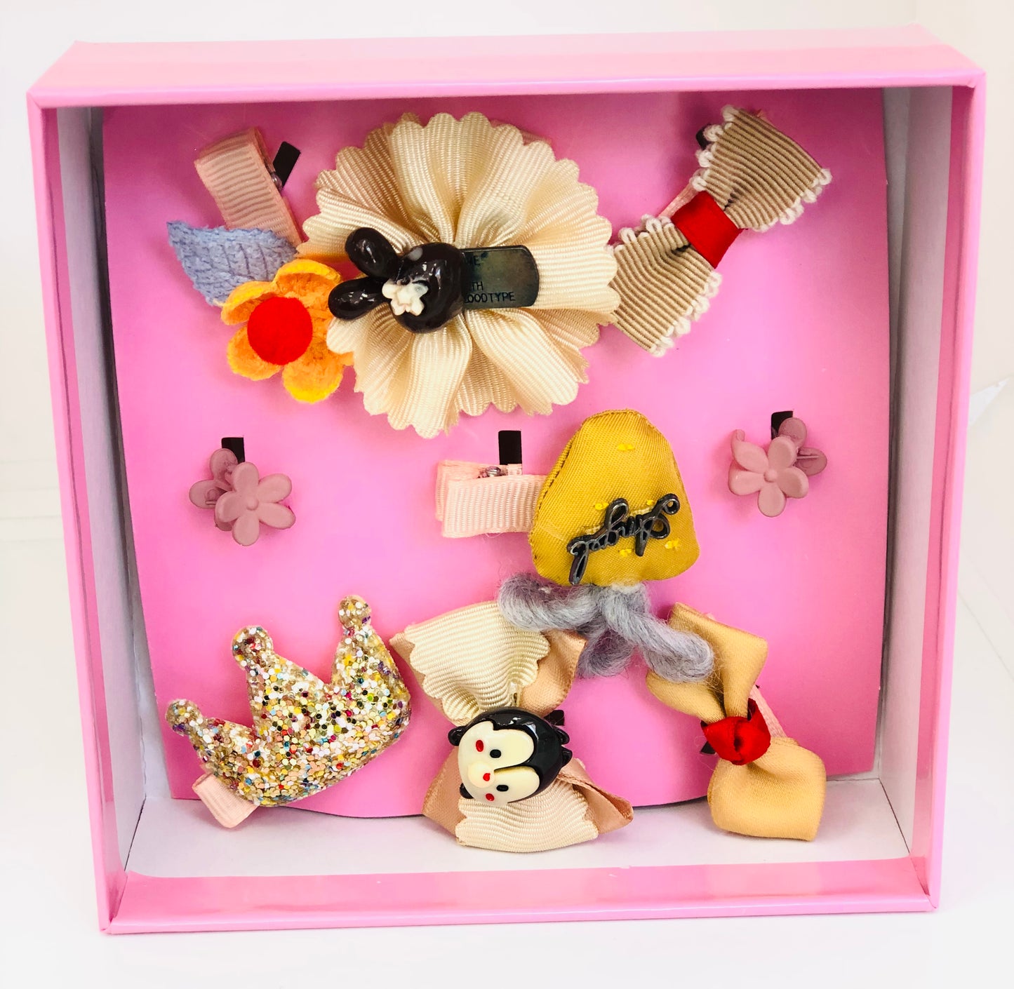 Package of hair clips for children