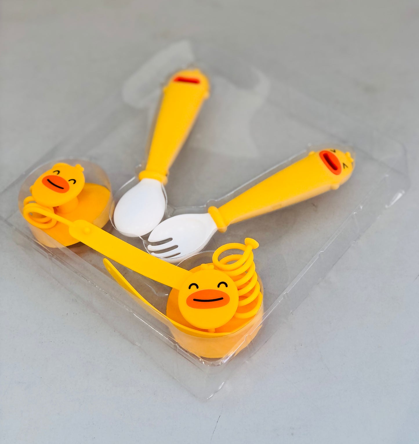 Silicone children's spoon and fork to prevent food from falling