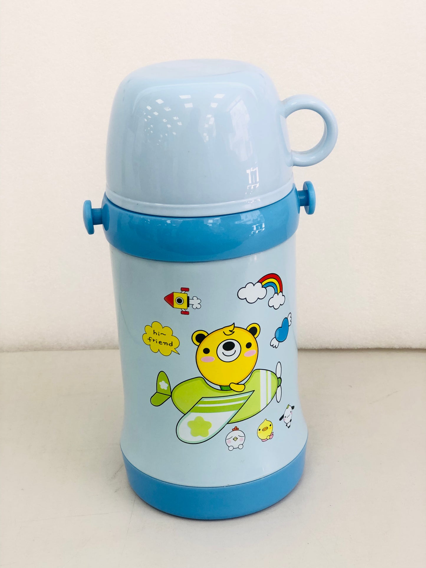 Stainless steel thermos with cup