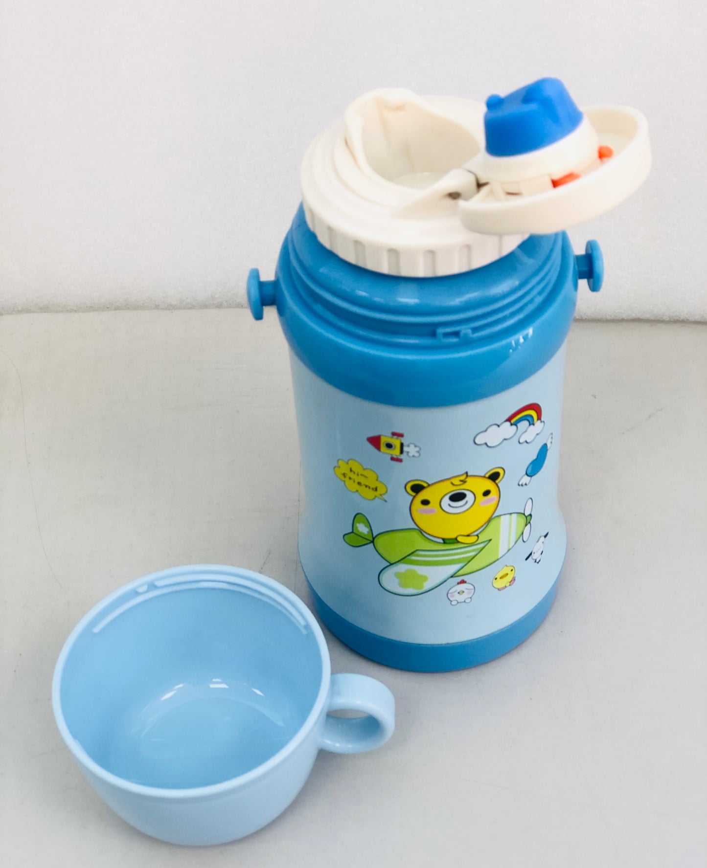Stainless steel thermos with cup