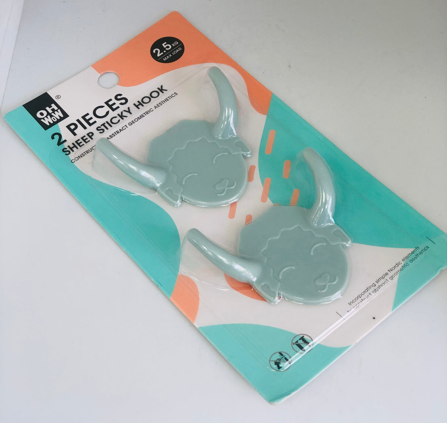 Plastic hangers, 2 shapes