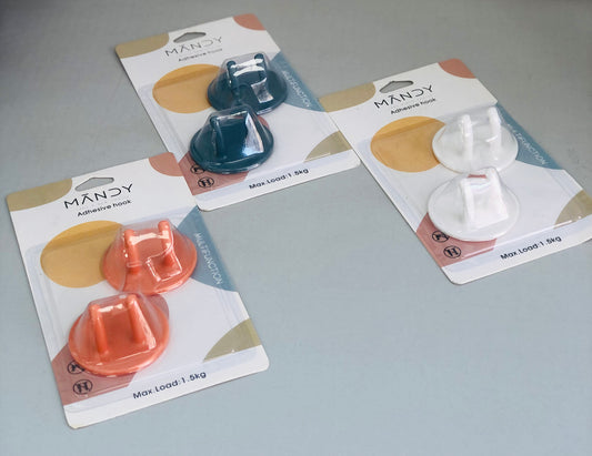 2 color plastic hangers
