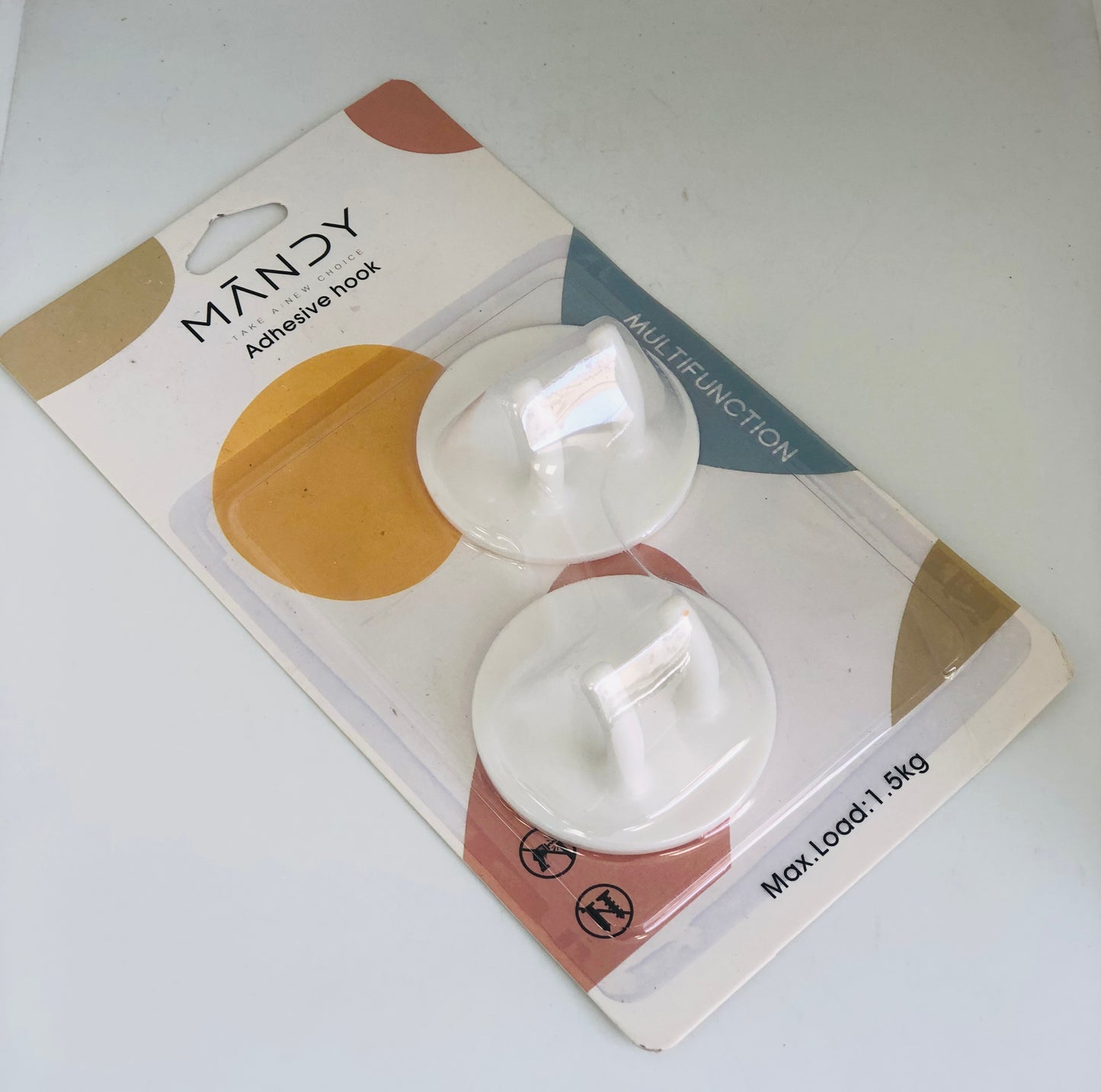 2 color plastic hangers