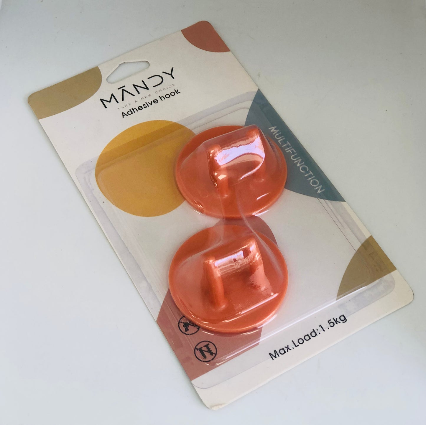 2 color plastic hangers