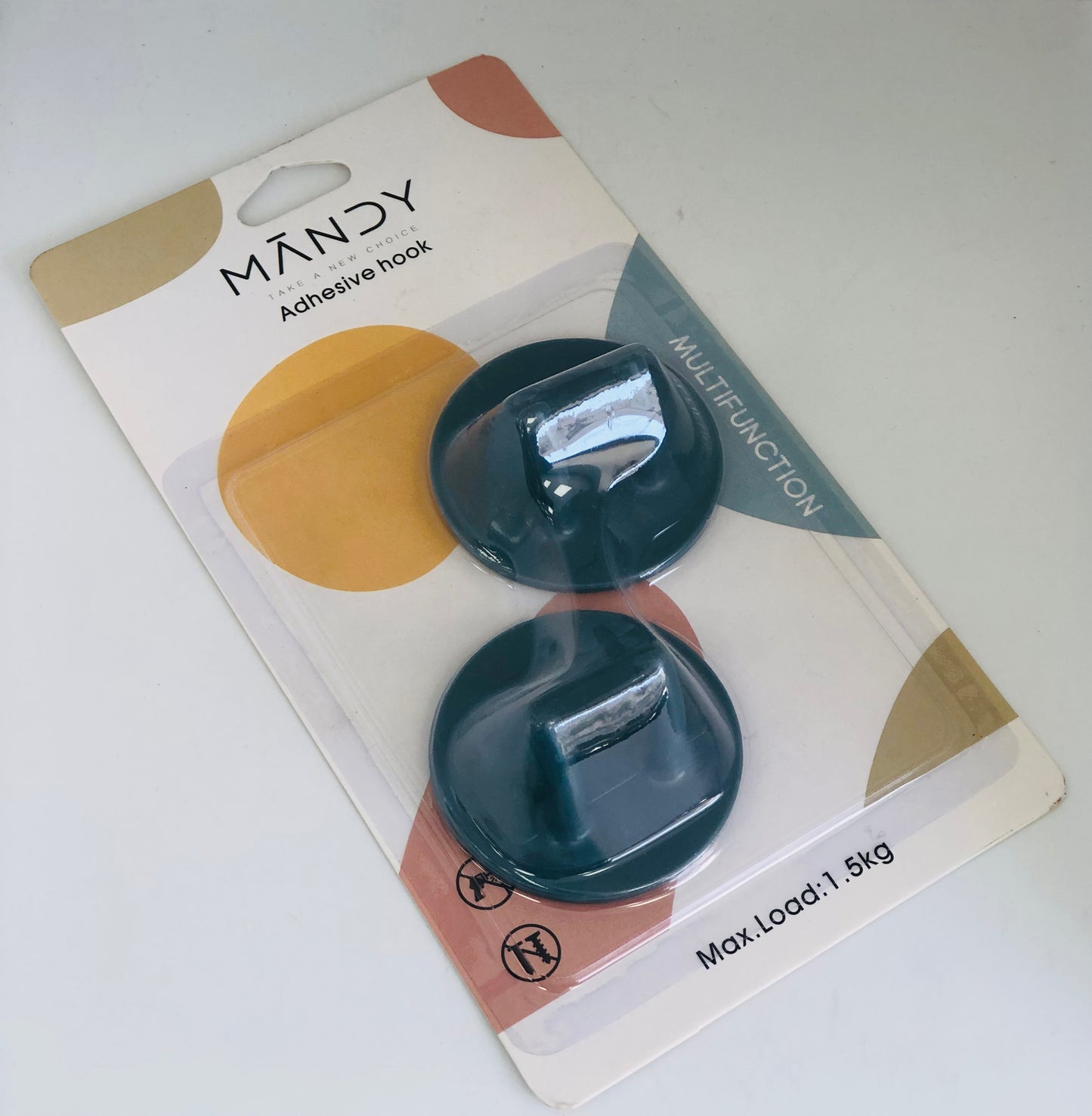 2 color plastic hangers