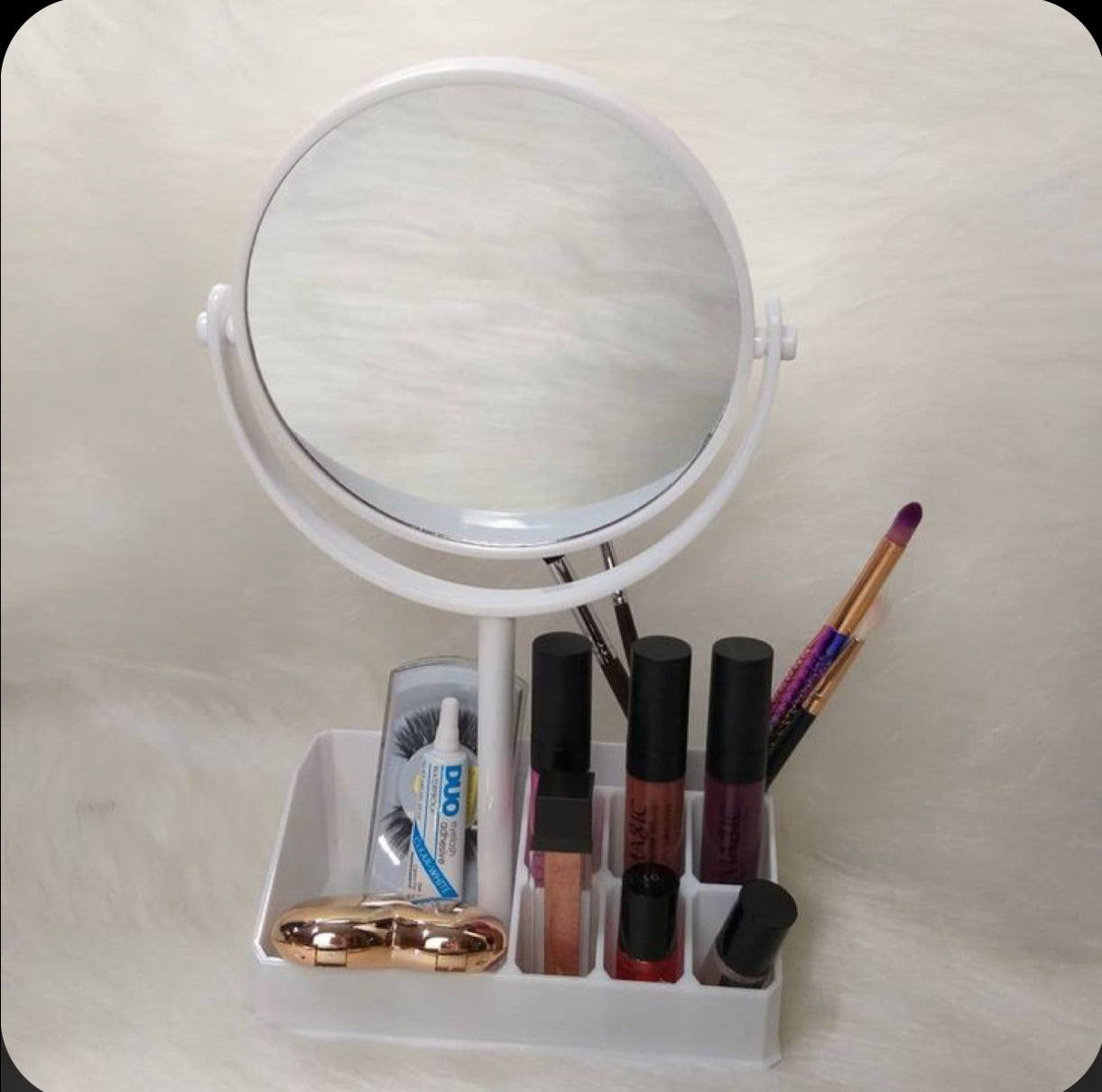 Circular mirror with accessories organizer