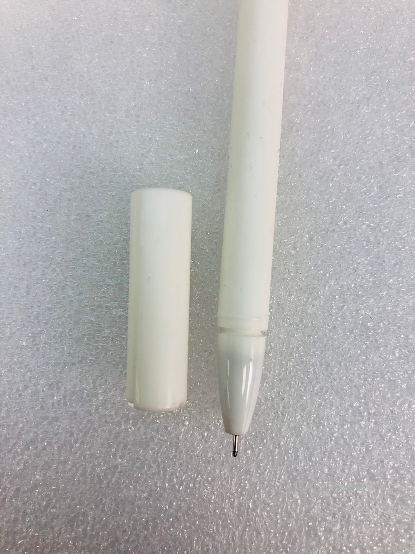 Dinosaur black ink pen with cap