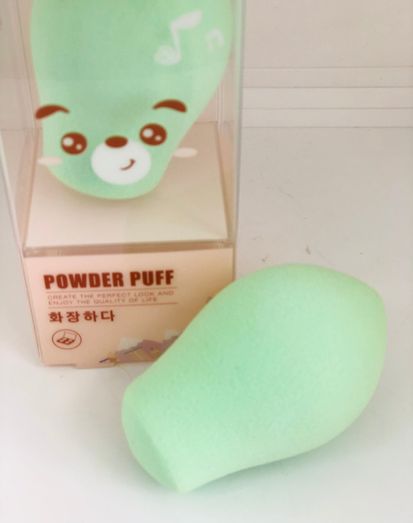 1 green makeup sponge