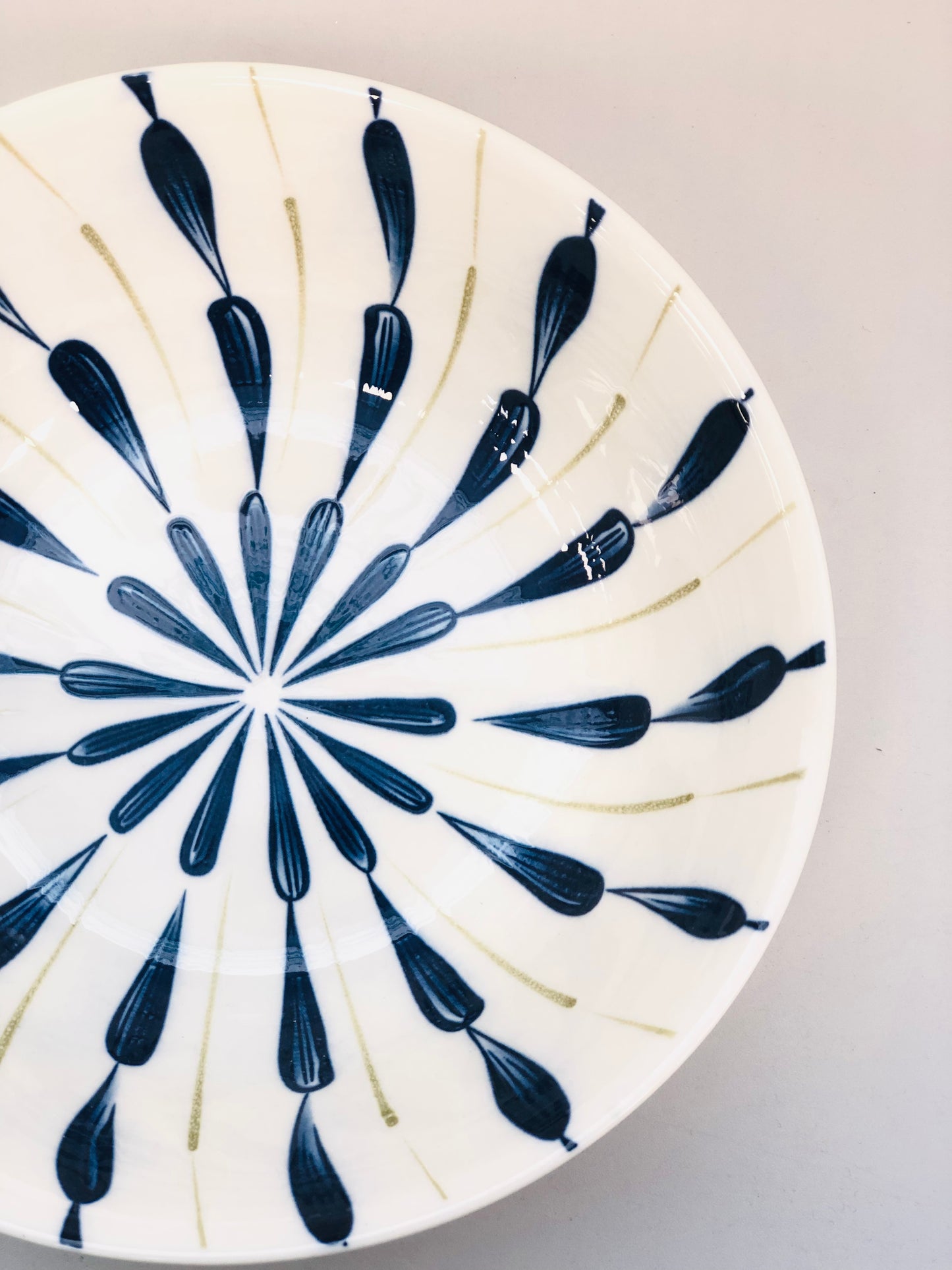 Decorated ceramic dish, 7 inches