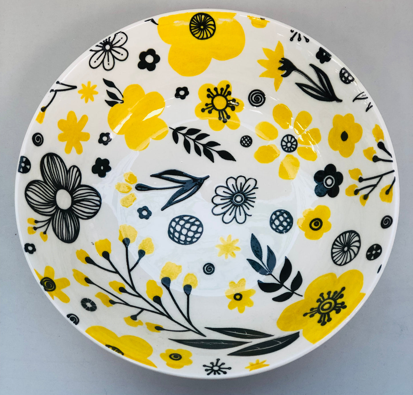 Ceramic dish, yellow roses, 7 inches