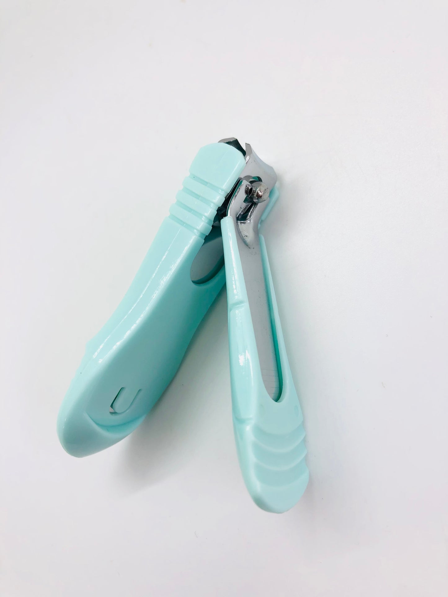 Medium size nail clipper