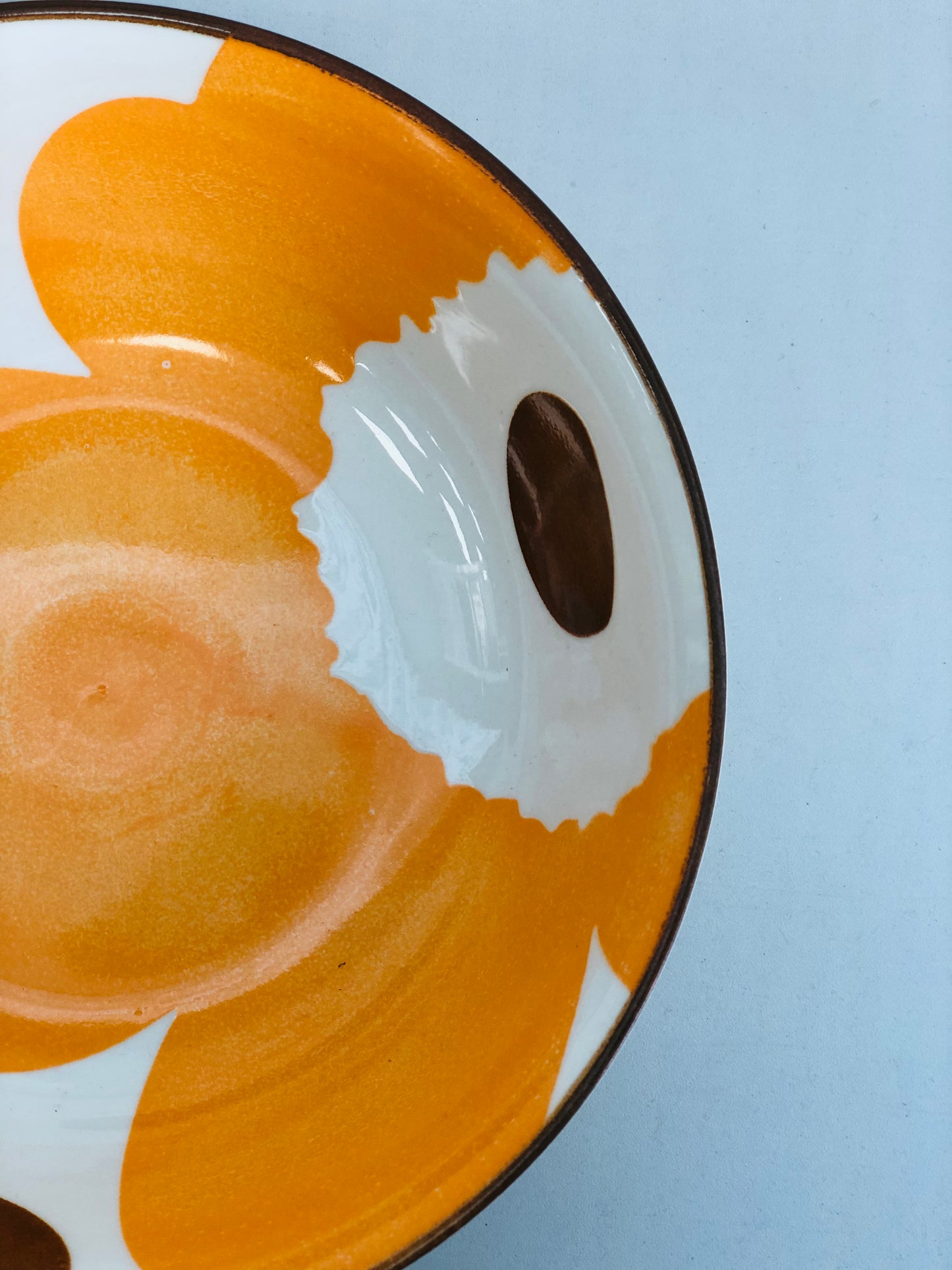 Ceramic plate with random patterns, 7 inches