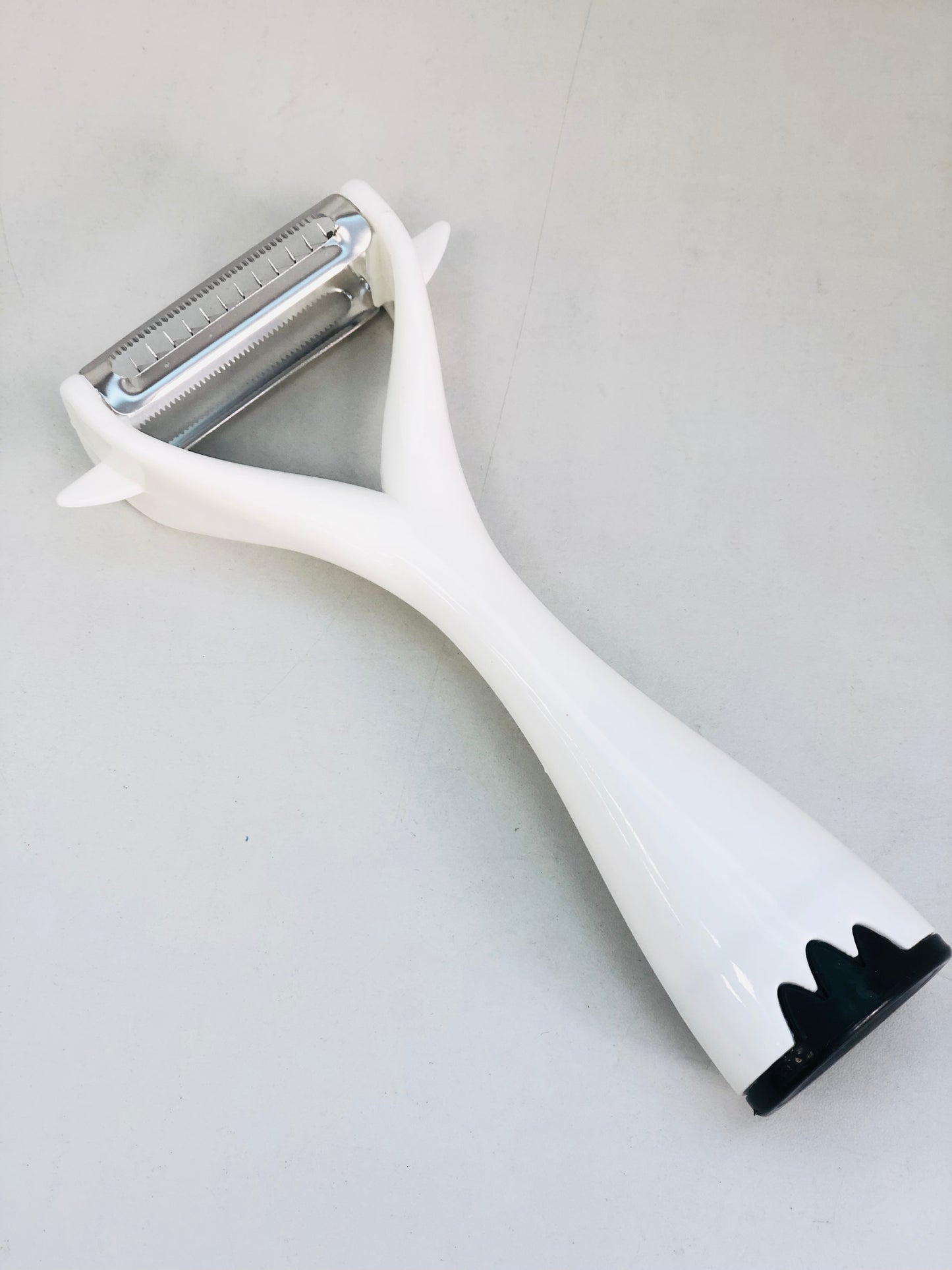 Long food peeler