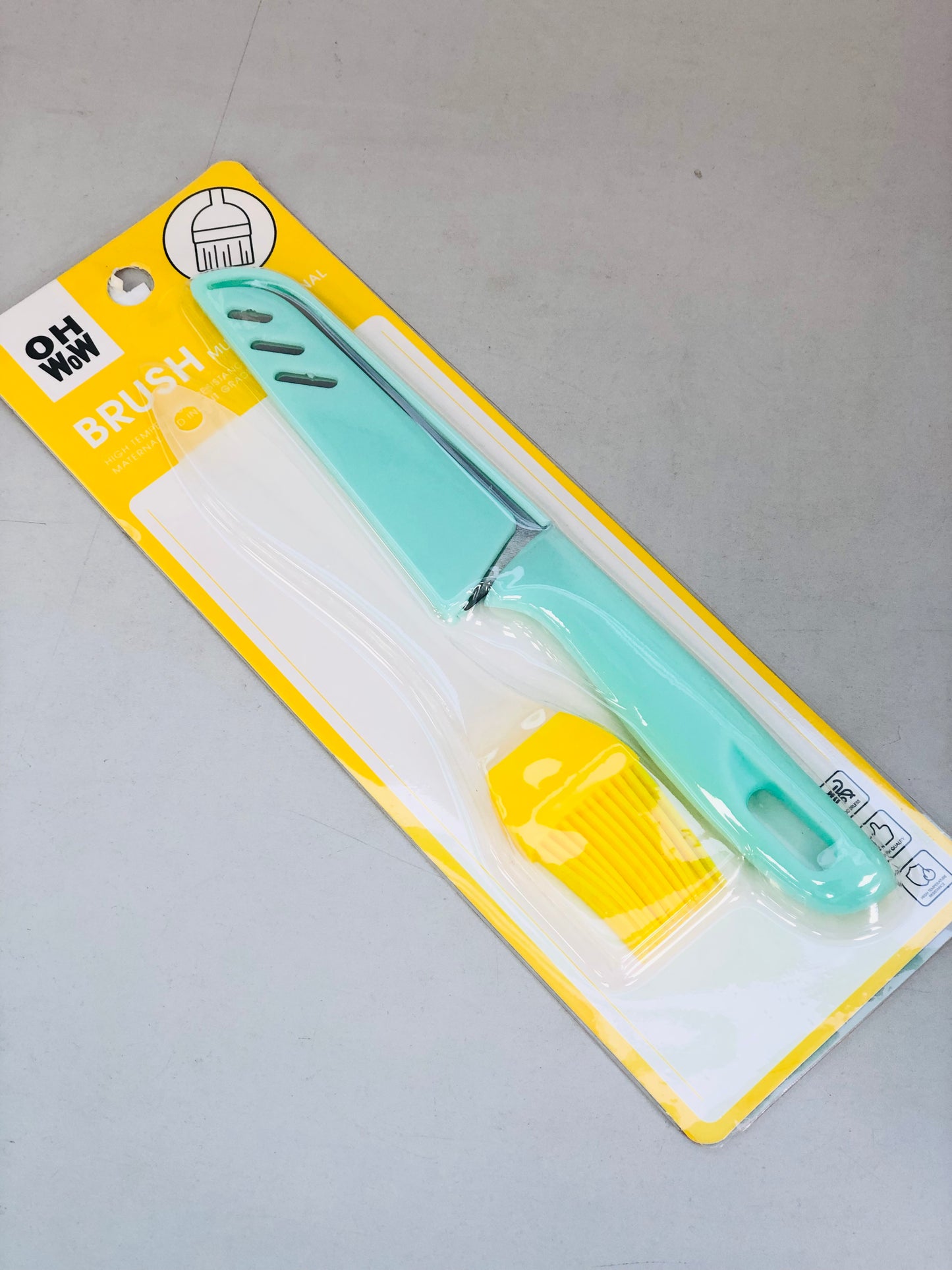 Knife package with cover and silicone oil brush