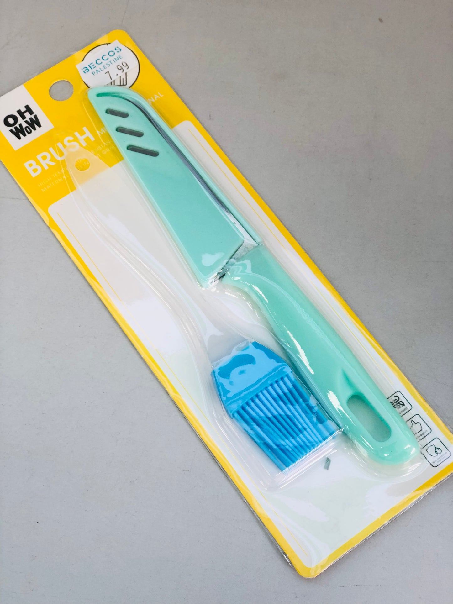 Knife package with cover and silicone oil brush
