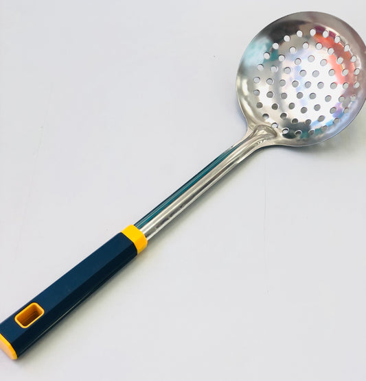 Oil strainer with plastic handle