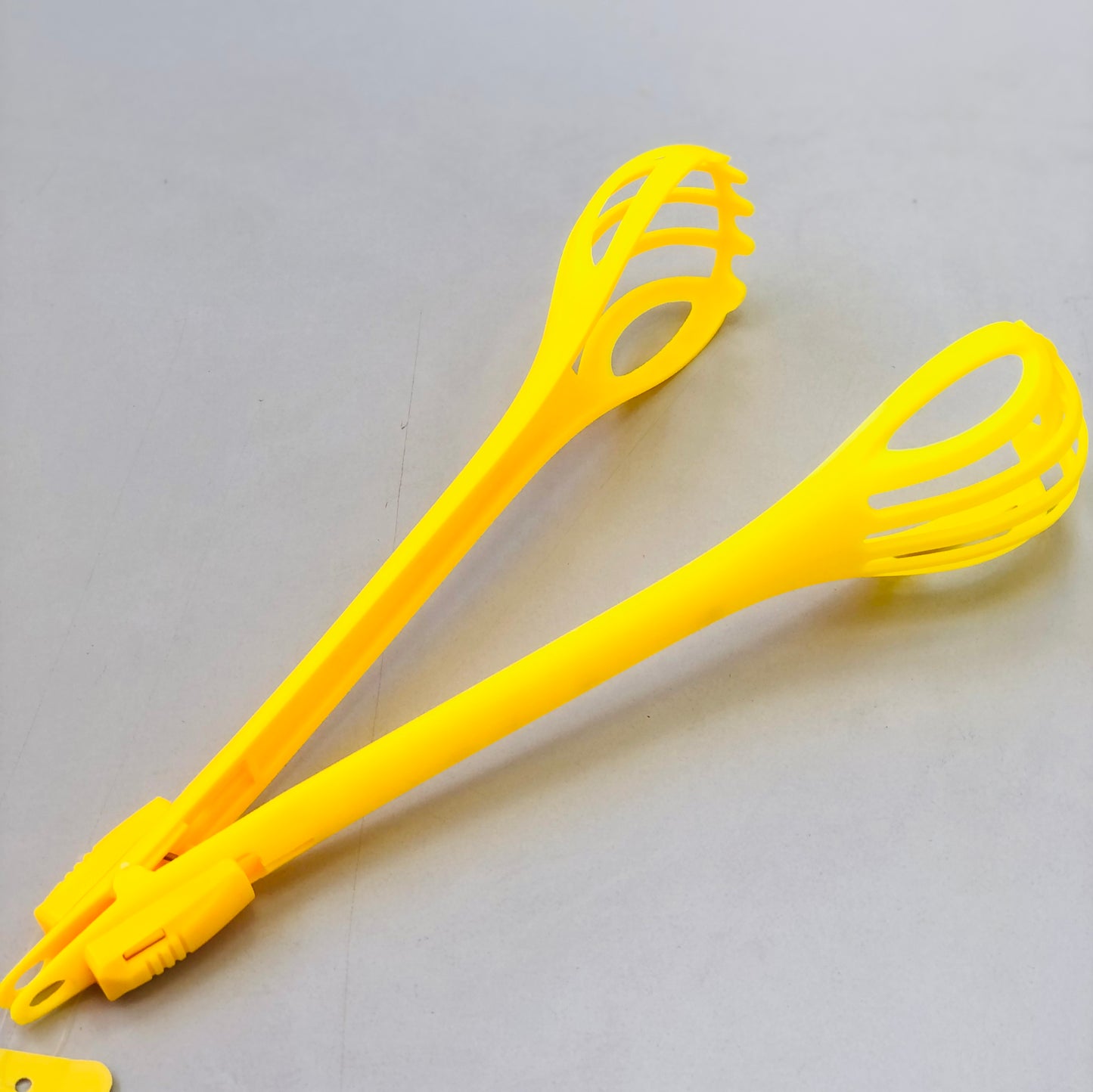 Food whisk and food tongs