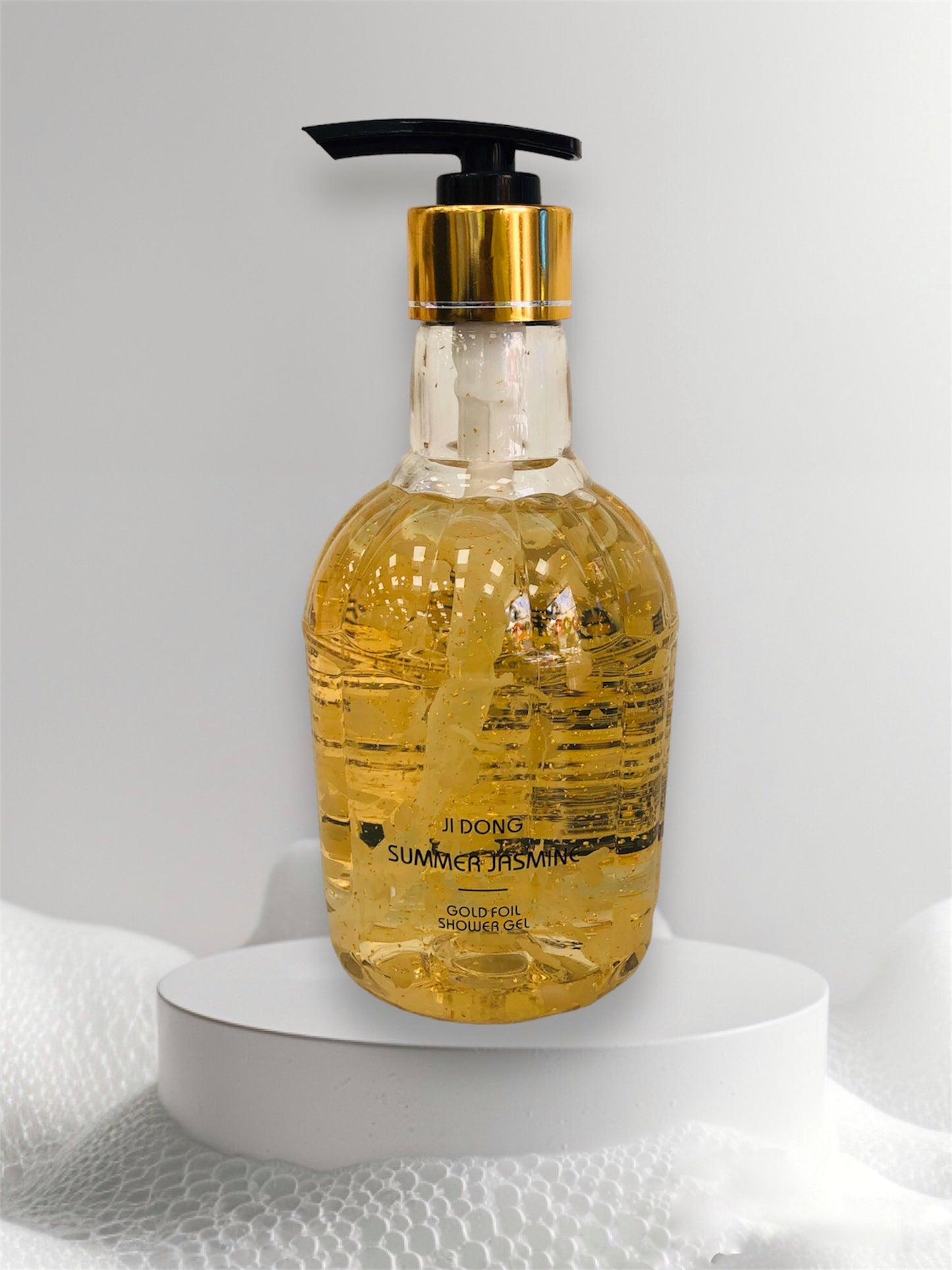 Korean shower gel with roses for the body