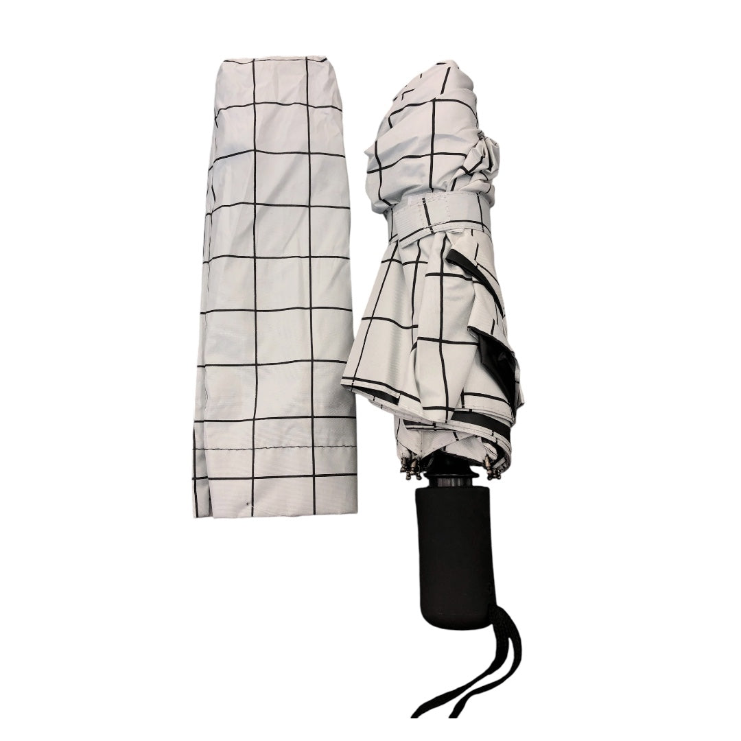 مظلة مع غطاء مربعات