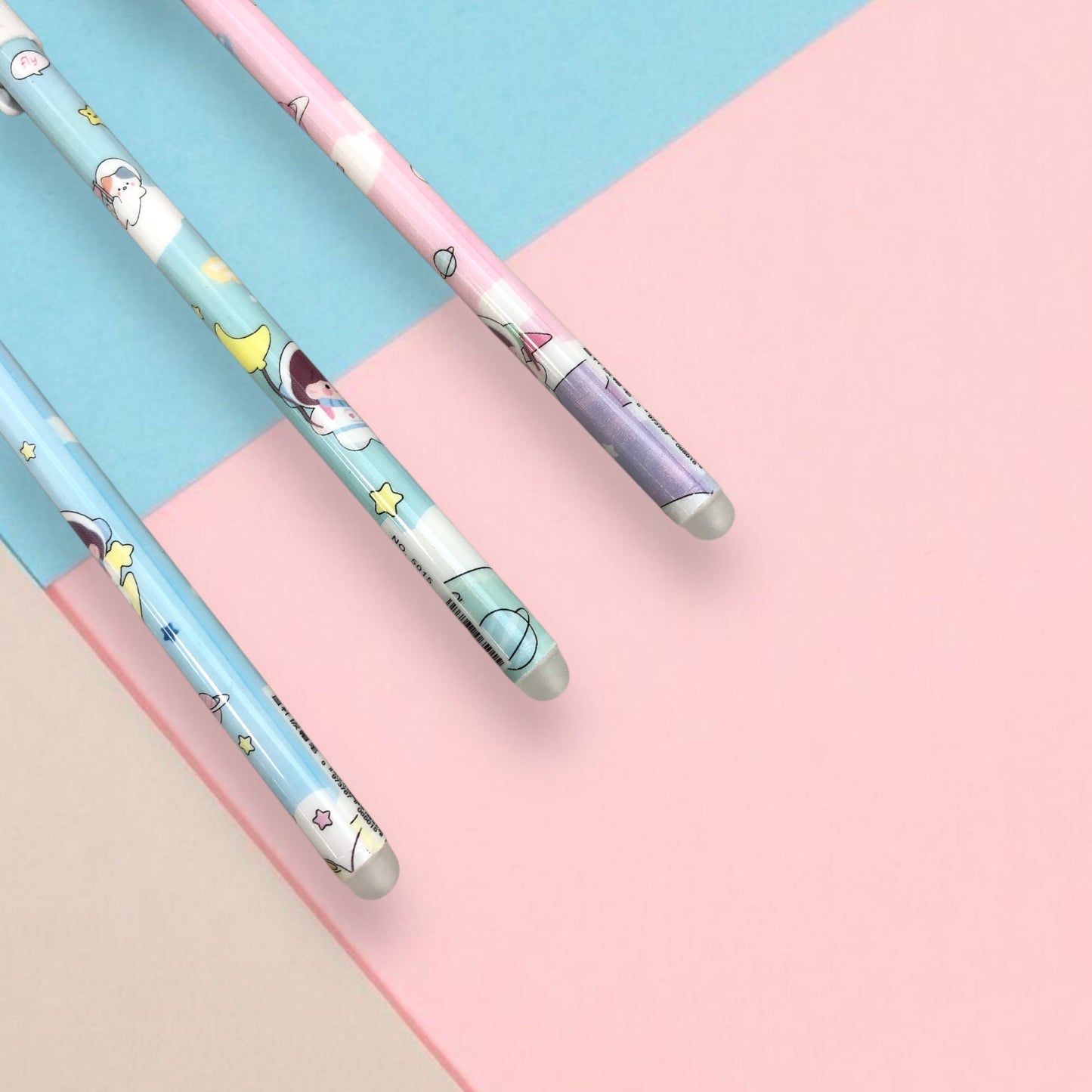 بكج اقلام حبر ازرق مع ممحاة