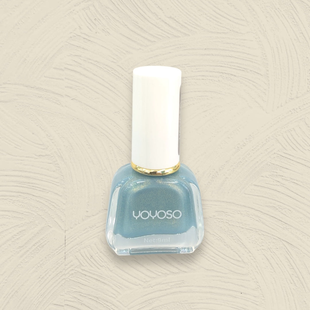 طلاء أظافر أزرق تركواز