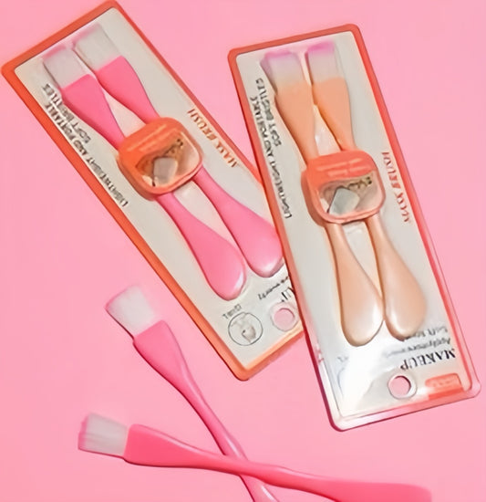 فرشاة مكياج مع اداة ماسك للوجه