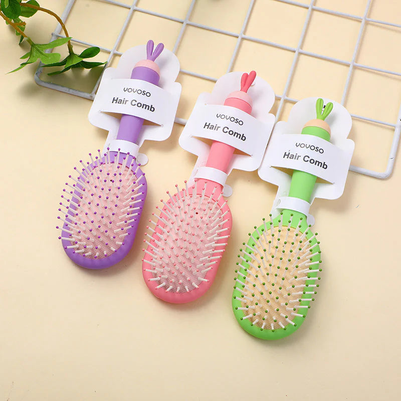 فرشاة شعر صغيرة ملونة