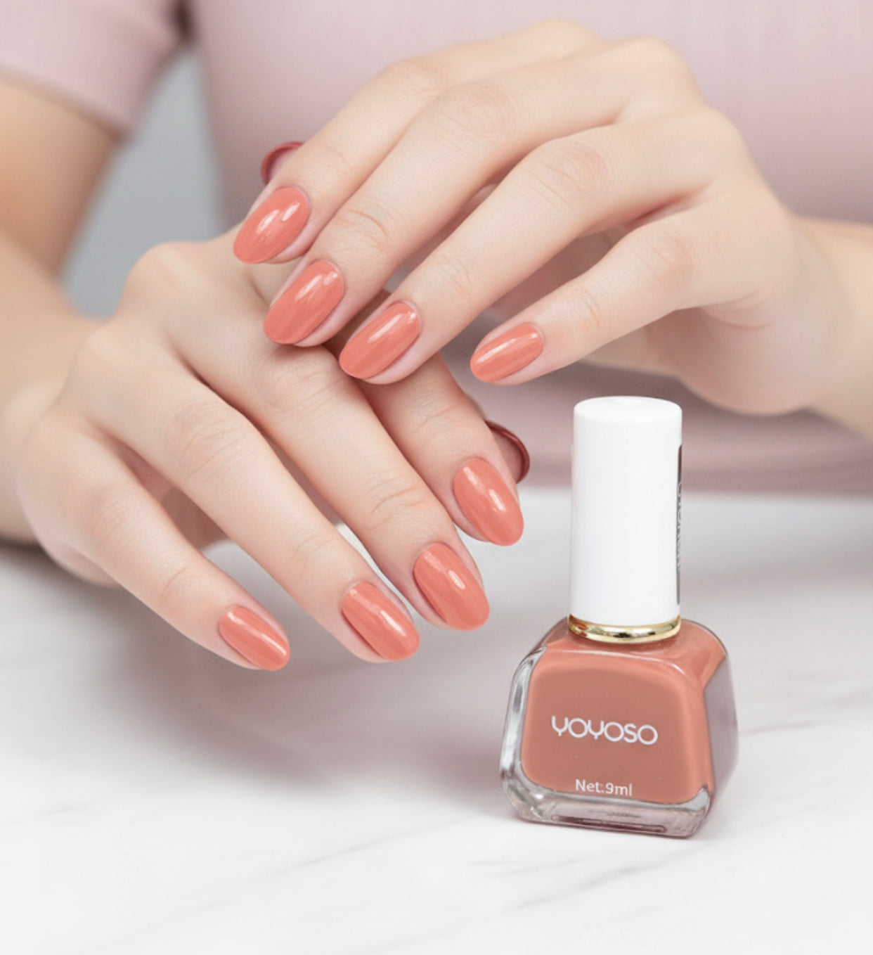 طلاء أظافر عسلي فاتح