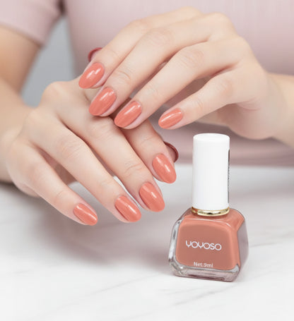 طلاء أظافر عسلي فاتح