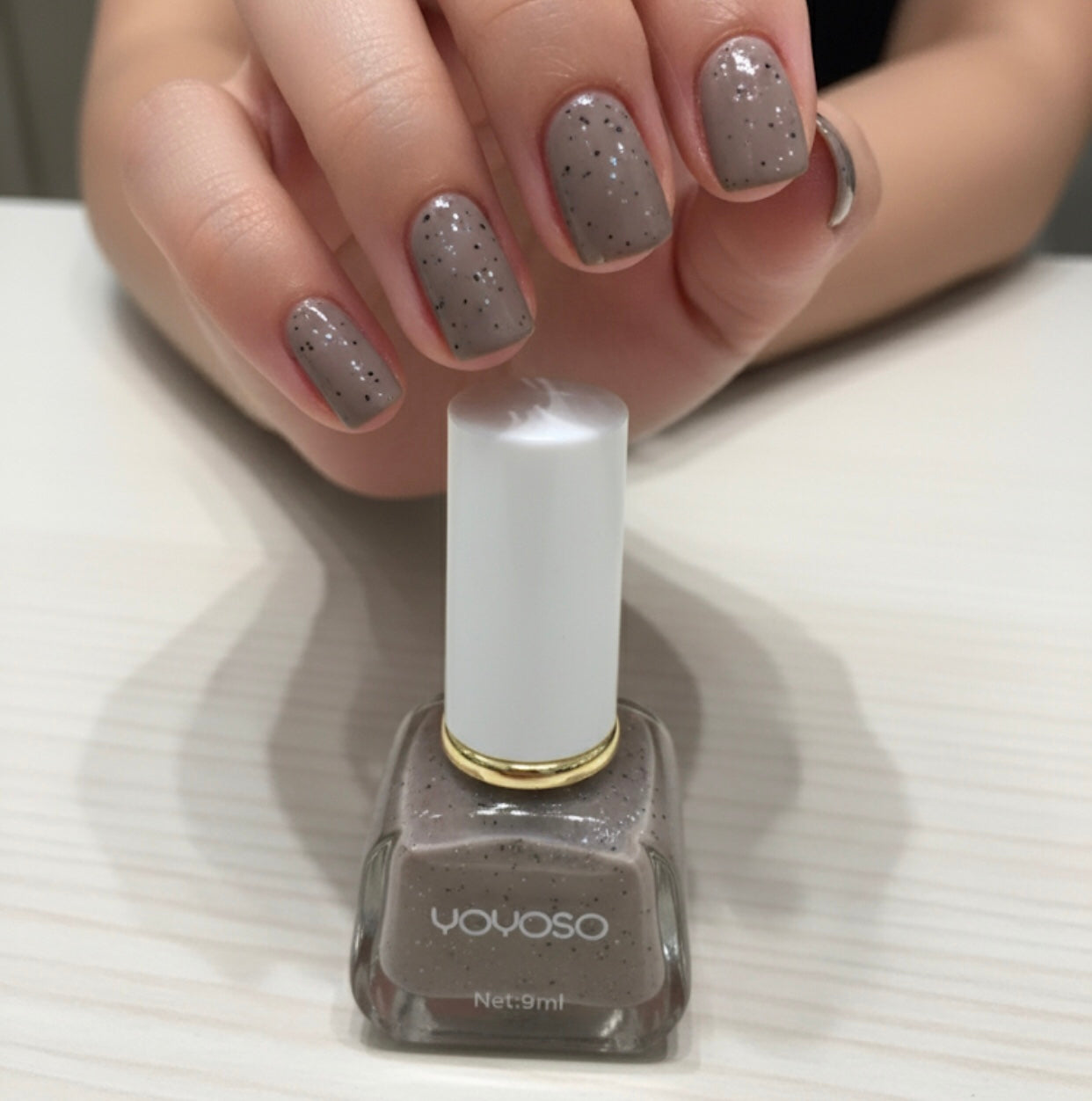 طلاء أظافر بني كاكو لميع